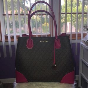Michael Kors Mercer Large Center Tote